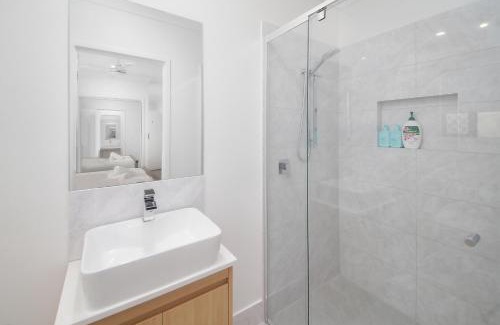 Kuraby House | Modern New-Build Tranquil Home Studio