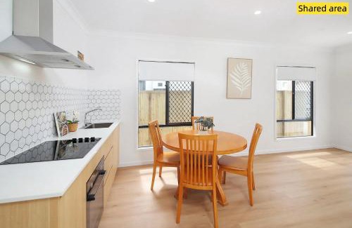Kuraby House | Modern New-Build Tranquil Home Studio