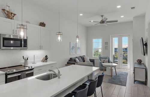 Gulf Place Condo | Modern + New Construction & Gulf Views; 3 Pools & Steps to Beach