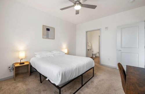 Downtown Louisville Apartment | Modern Nulu 2BR CozySuites 07