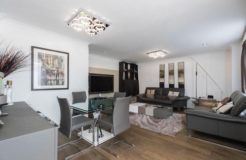 Maida Vale Apartment | Modern Oasis Kilburn Apartment