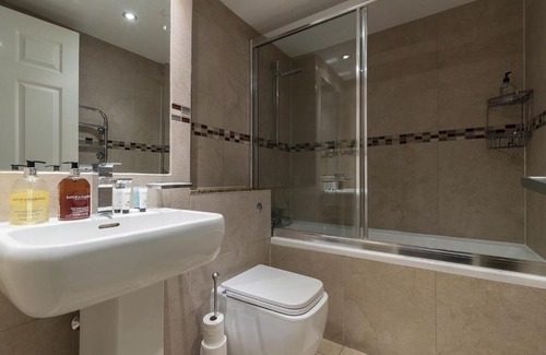 Maida Vale Apartment | Modern Oasis Kilburn Apartment