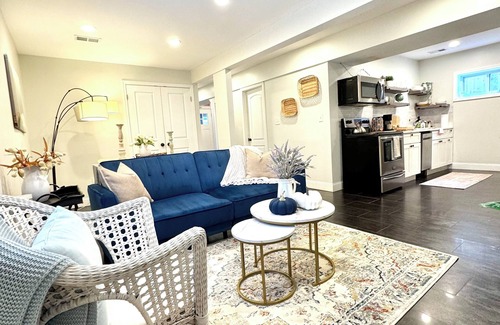 Woodridge Bed & Breakfast | Modern Oasis-steps from DC w/free private parking