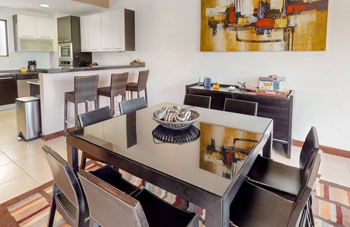 Tarcoles Apartment | Modern ocean view apartment with infinity pool, grill, full kitchen, and W/D