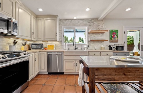 Mira Monte House | Modern Ojai Farmhouse: 3-BR Haven with Pool, Mountain Views & Beach Access!