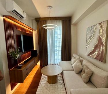 Cebu Apartment | Modern One Bedroom with Balcony near Cebu IT Park
