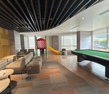 Cebu Apartment | Modern One Bedroom with Balcony near Cebu IT Park