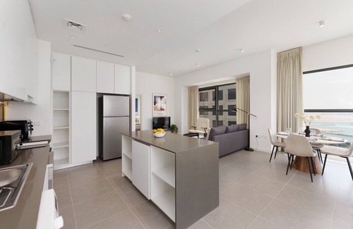 Abu Dhabi Apartment | Modern & Panoramic Sea View Apt on Al Reem Island