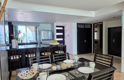 Zona Hotelera Apartment | Modern penthouse, beautiful ocean view, Cancun
