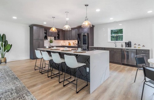 Tallahassee House | Modern Pool Home in the Center of Tallahassee