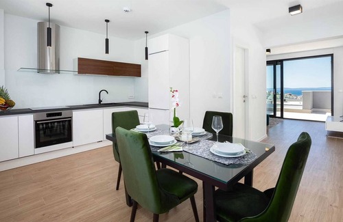 Podstrana Villa | Modern poolside villa in Podstrana near Split