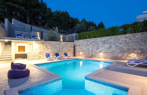 Podstrana Villa | Modern poolside villa in Podstrana near Split