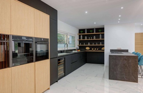 Urbanizacion Pinos Verdes Cabin | Modern property with beautiful view and swimming pool and jacuzzi