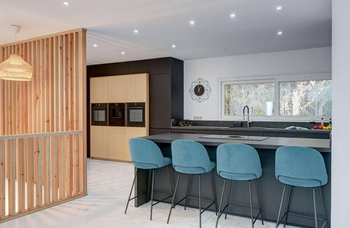 Urbanizacion Pinos Verdes Cabin | Modern property with beautiful view and swimming pool and jacuzzi