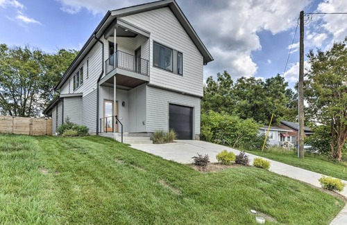 Downtown House | Modern Raleigh Home with Patio about 2 Mi to Downtown!