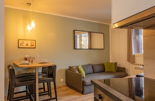 Chamonix City Centre Apartment | Modern refurbished one bedroom apartment in Chamonix Sud.