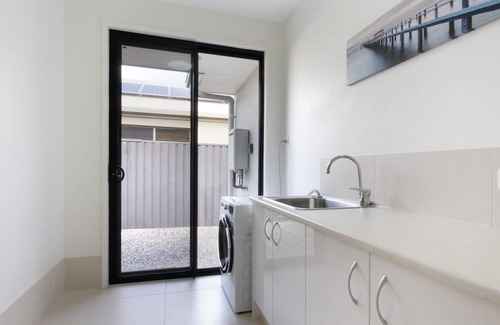 Parrearra House | Modern Relaxed Lifestyle - Sleeps 10