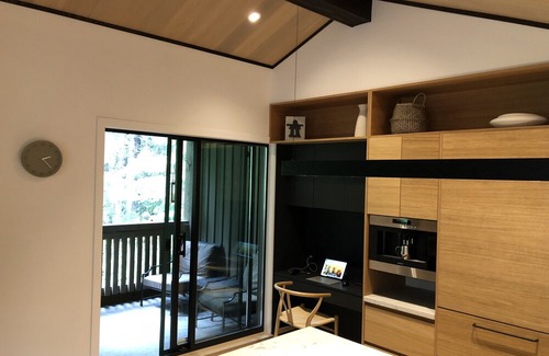 Blackcomb House | Modern renovated townhouse with Private hot tub in The Woods