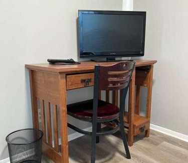 Madison Heights House | Modern & Renovated 3BR 1BA Home - Quiet & Cozy