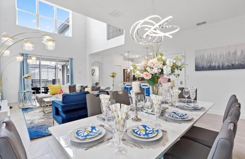 Campbell House | Modern Resort House Pool Wi-Fi Minutes to Disney
