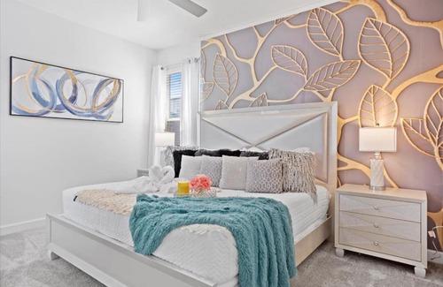 Campbell House | Modern Resort House Pool Wi-Fi Minutes to Disney