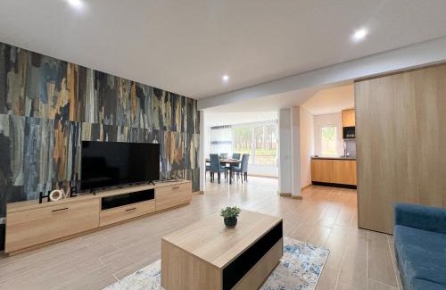Salgados Apartment | Modern Retreat 700m from the Beach - Salgados