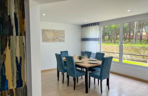Salgados Apartment | Modern Retreat 700m from the Beach - Salgados