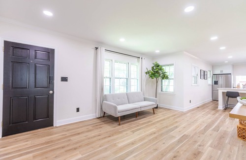 Charlotte House | Modern Retreat In The Heart Of South End