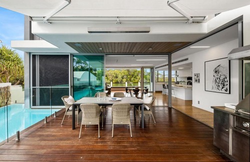 Noosaville House | Modern Riverview Escape with Private Pool