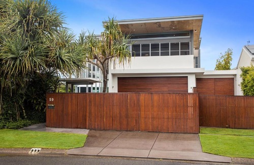 Noosaville House | Modern Riverview Escape with Private Pool
