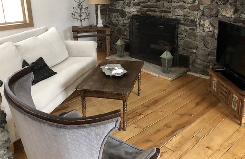 Hillsdale House | Modern Rustic Artist's Getaway