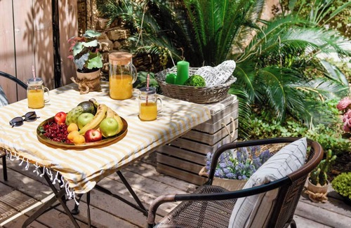 Kerem HaTeimanim Apartment | Modern-Rustic Haven in the City by Sea N Rent