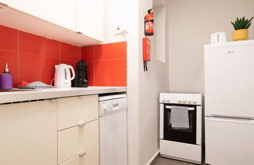 Tower Road Apartment | Modern seafront 3bedrooms with spacious yard JLIN1-1