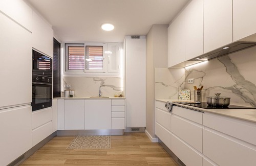 Vilafortuny Apartment | Modern seaside apartment with 3 bedrooms and Mediterranean views