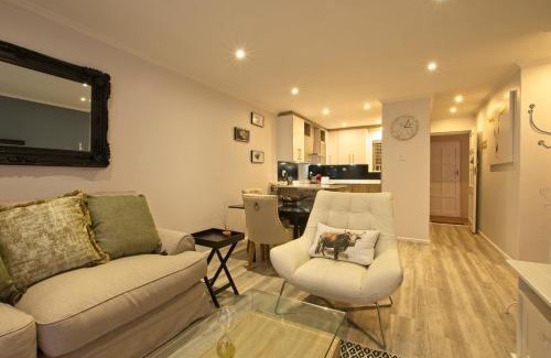Summerstrand Apartment | Modern Seaview Apartment