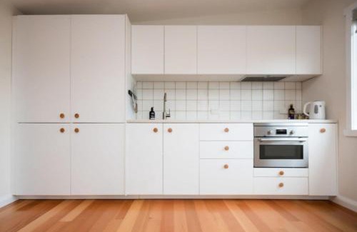 South Launceston Apartment | Modern Self Contained Unit Views Parking and WiFi