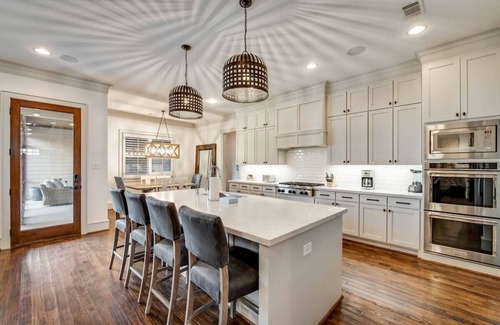 Lower Greenville House | Modern Serenity: 3 Beds of Calm & Style