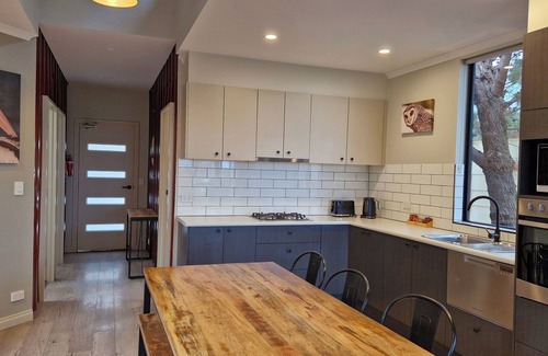 Alexandrina Villa | Modern shipping container Cargo Villa, offering spectacular Murray River views.