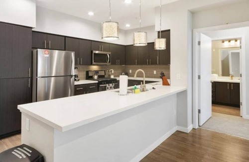 Menlo Park Condo | Modern Silicon Valley Condos with Rooftop Lounge and Pool