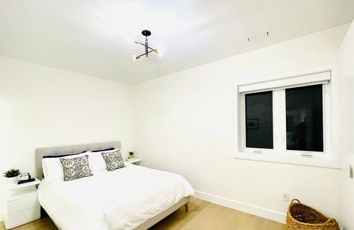 Upper Beaches Apartment | Modern smart apartment steps to beach and shops