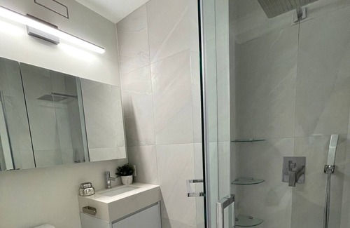 Upper Beaches Apartment | Modern smart apartment steps to beach and shops