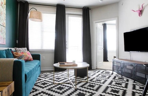 West Congress Apartment | Modern SoCo CozySuites w/ 2 Pools! #01