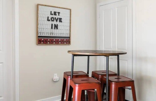 West Congress Apartment | Modern SoCo CozySuites w/2 Pools! #03