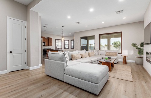 South Mountain House | Modern South Mountain Heated Pool Trails Fire Pit