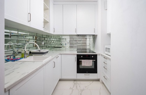 Wlochy Apartment | Modern Space Glamour Studio