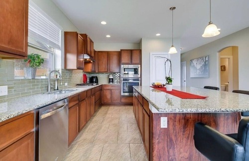 Pflugerville House | Modern Space Near Tesla & Waterpark | Free Parking