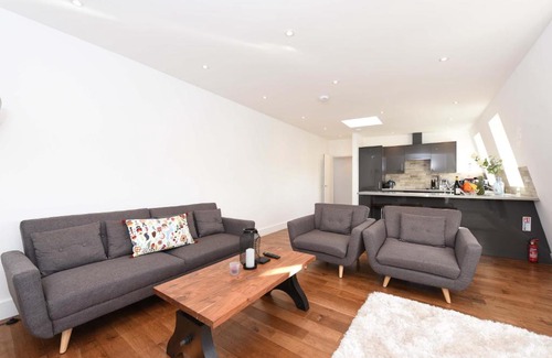 Latchmere Apartment | Modern & Spacious 2 Bed Apartment at Clapham Junction