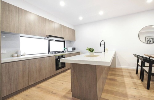 Glen Waverley House | Modern Spacious 3BR2BA townhouse Glen Waverley