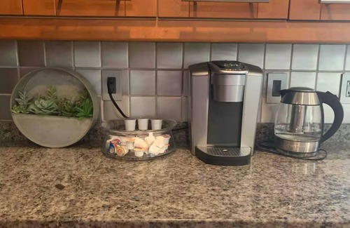 East Somerville Apartment | MODERN Spacious 4bed 2bath HARVARD MIT BOS Cambridge Somerville walk everywhere!