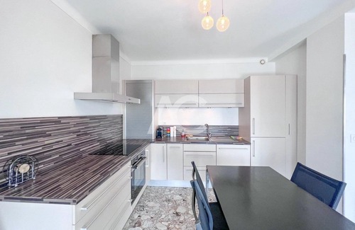 Juan-les-Pins Apartment | modern, spacious and bright apartment facing the sea, near shops